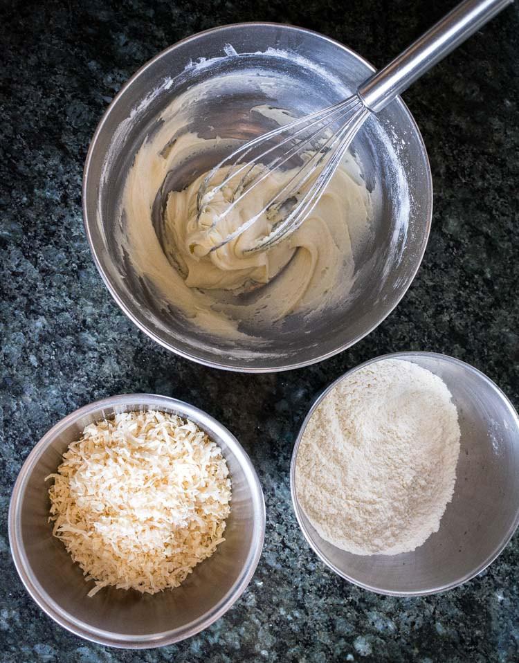 Receta de galletas de coco y chocolate con leche en revista Maria Orsini