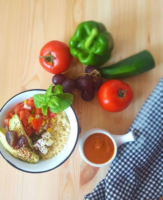 Menú fresco veraniego directo del huerto