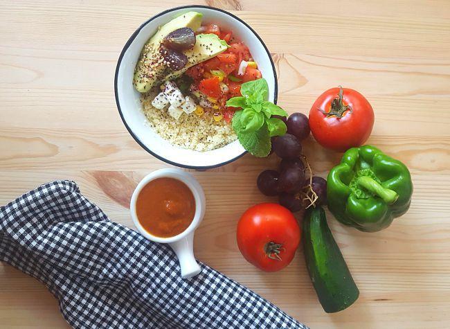 Menú fresco veraniego directo del huerto