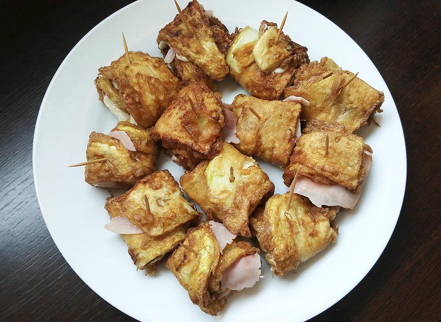 Rollito de calabacín rebozado y relleno