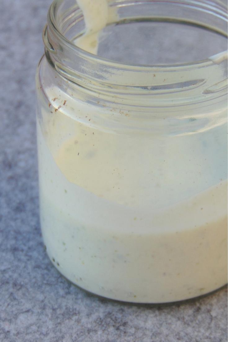 Salsa de yogur griego y albahaca receta