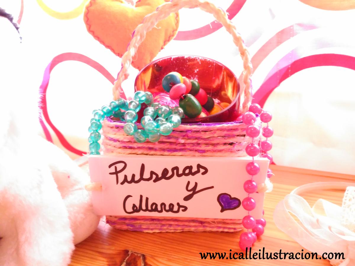 Cestillos identificados con Etiquetas Adhesivas icalle ilustracion