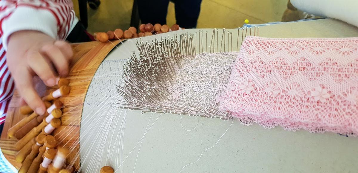 Encaixe de bolillos. Camariñas.