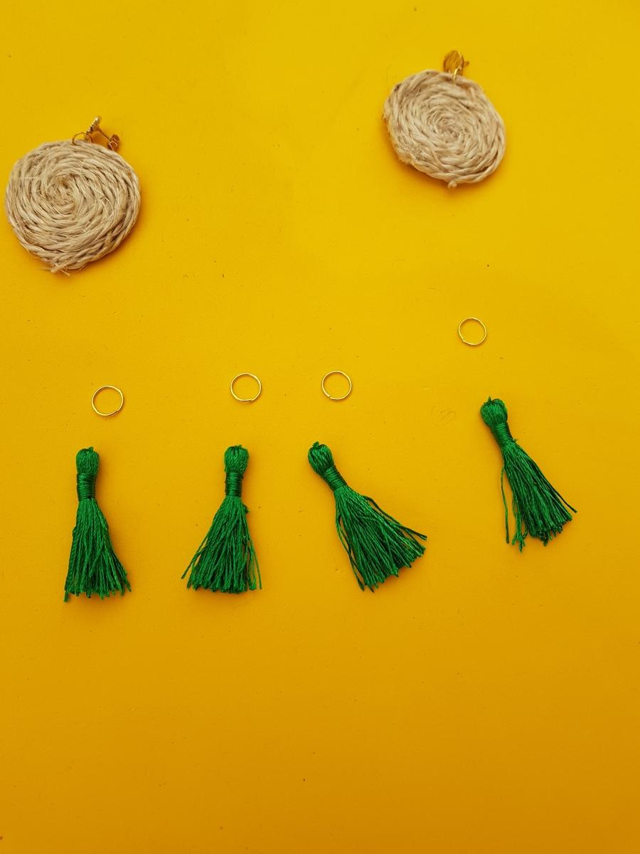 Tutorial pendientes de rafia, DIy. Pendientes redondos con borlas hecho a mano