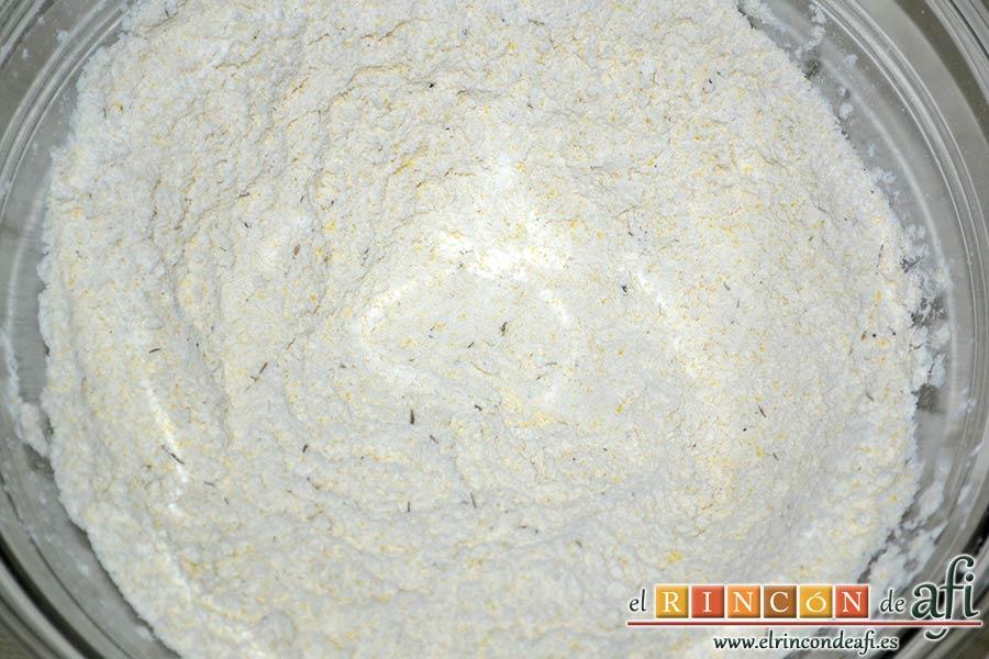 Flatbread de espárragos verdes, tomate, miel y mozzarella, mezclar bien