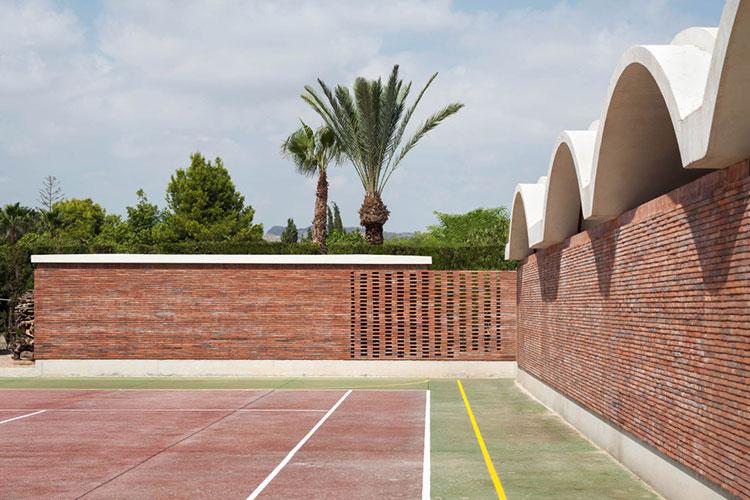 Casa-IV-de-Mesura-exterior-pista