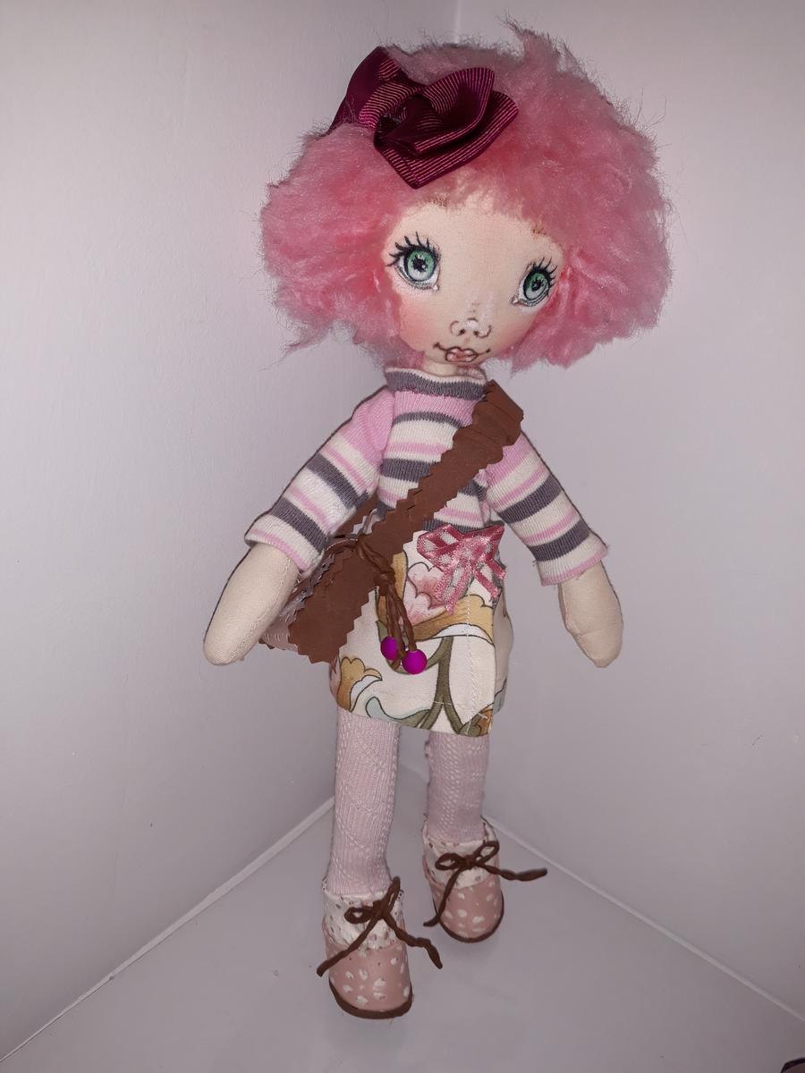 Muñeca de trapo, pelo rosa