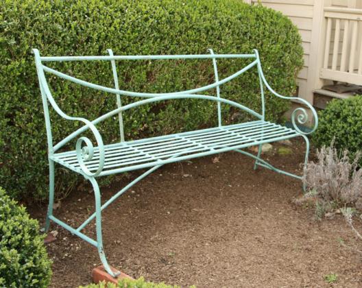 Descubre los asientos outdoor que subirán de estilo tu jardín | Decoración