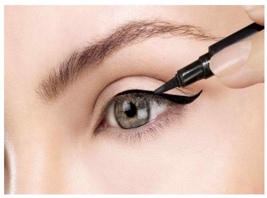 Problemas por tenrer los párpados caídos