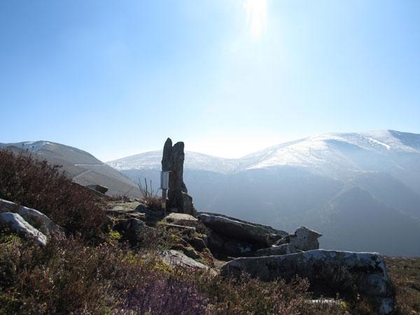 Vistas enormes. Y solo es un aperitivo de lo que nos aguarda en Peñalta.