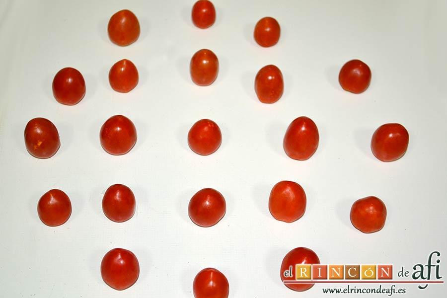 Quiche con queso de cabra y tomates cherry, lavar y secar bien los tomates cherry