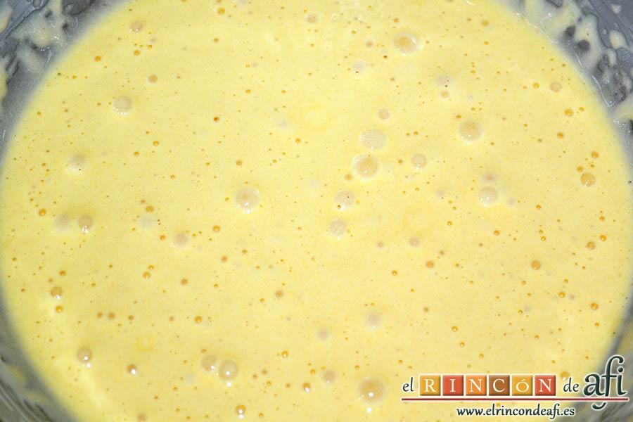 Pastelitos de limón, ir mezclando todo bien hasta tenerlo todo integrado