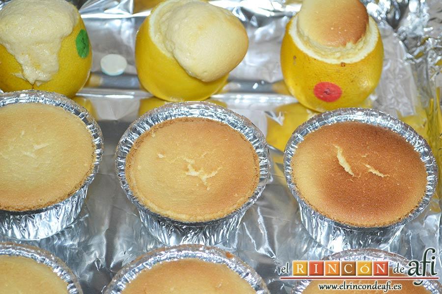 Pastelitos de limón, hornear vigilando que no se queme la superficie y dejar enfriar