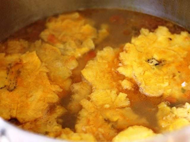caldo con patacones tachinos y tostones