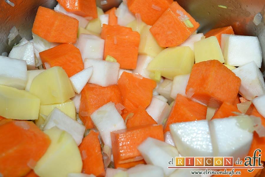 Crema de nabos, mezclar todo bien