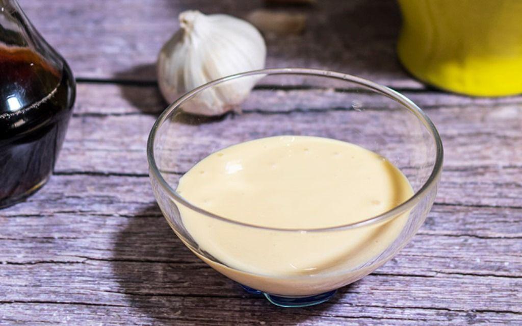 huevos rellenos de gambas