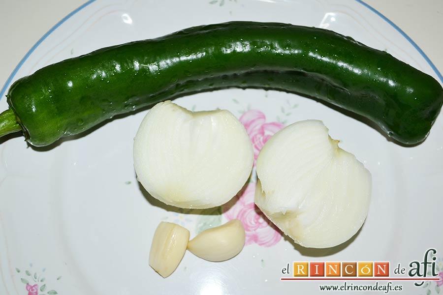 Merluza en salsa, preparar las verduras para el sofrito