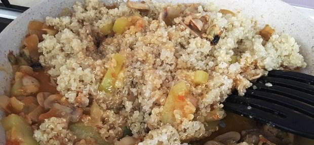 añadir la quinoa y remover