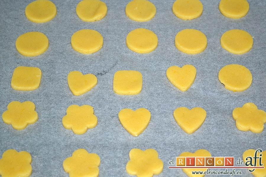 Galletas muselina, disponer sobre bandeja de horno cubierta con papel de horno