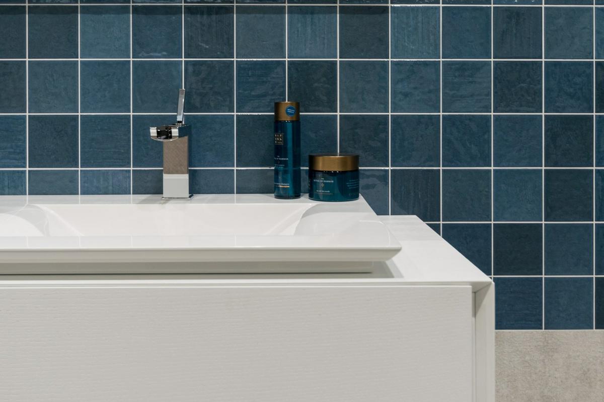 Porcelanosa White & Colors 