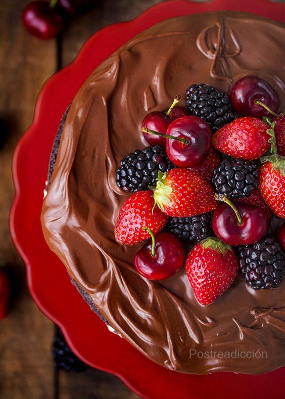 Increíble torta de chocolate y frutos rojos | Cocina