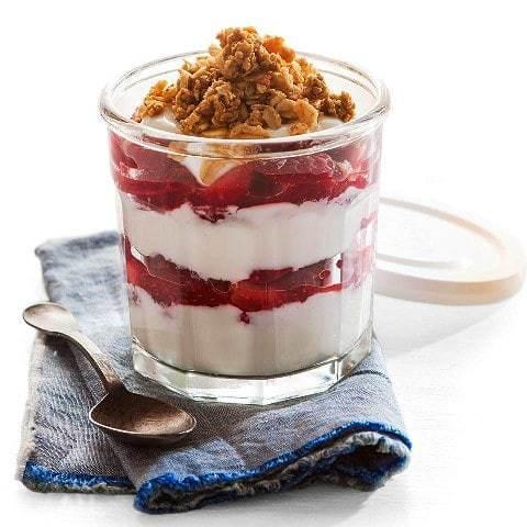 Fresas, Yogurt y Nueces picadas