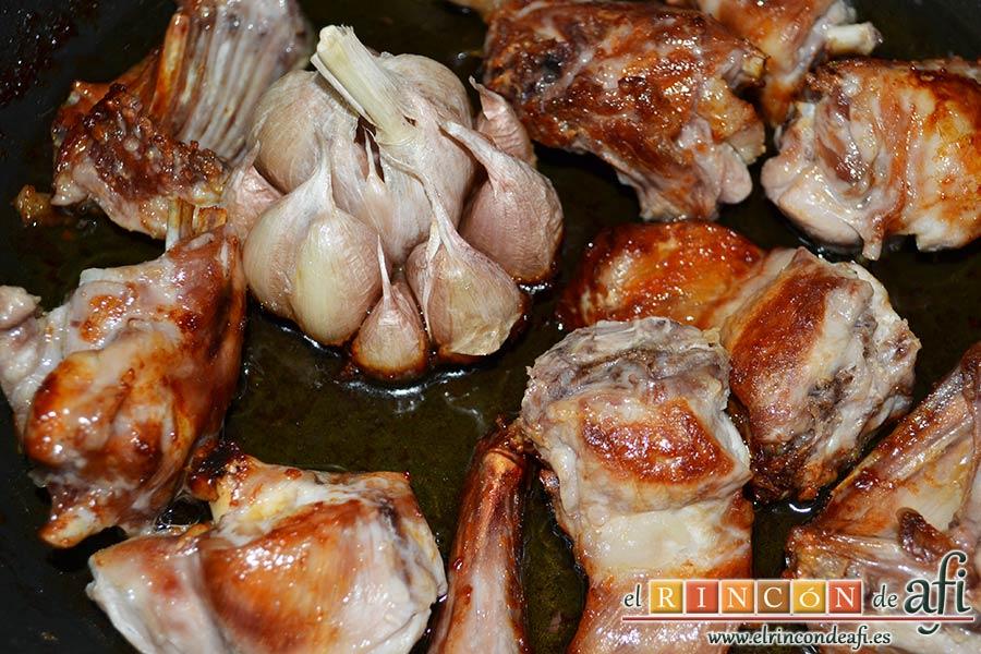 Conejo estilo Afi, dorar por ambos lados hasta que quede crujiente