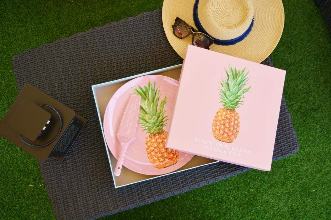 Plato de tarta estampado de piña