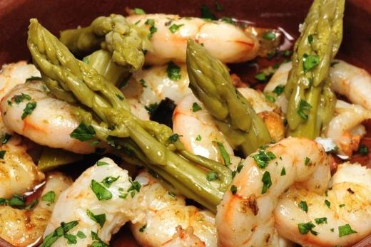 Receta de Gambas fritas con esparragos