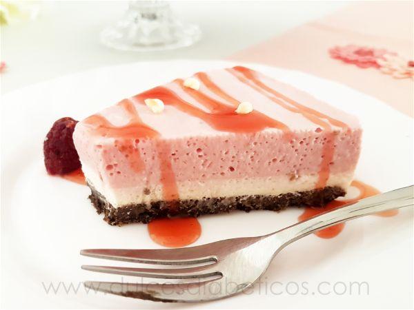 Porcion de tarta de frambuesas sin azucar