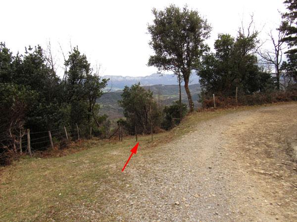 ¡Atento, compañero, y no te saltes este sendero!