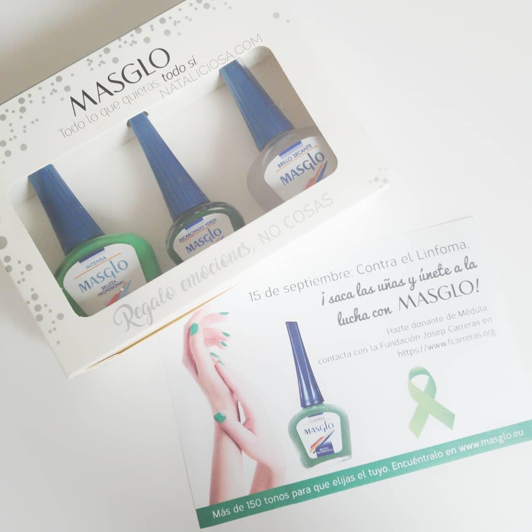 Pack de Masglo contra el linfoma manicura en tonos verdes de corazones y purpurina