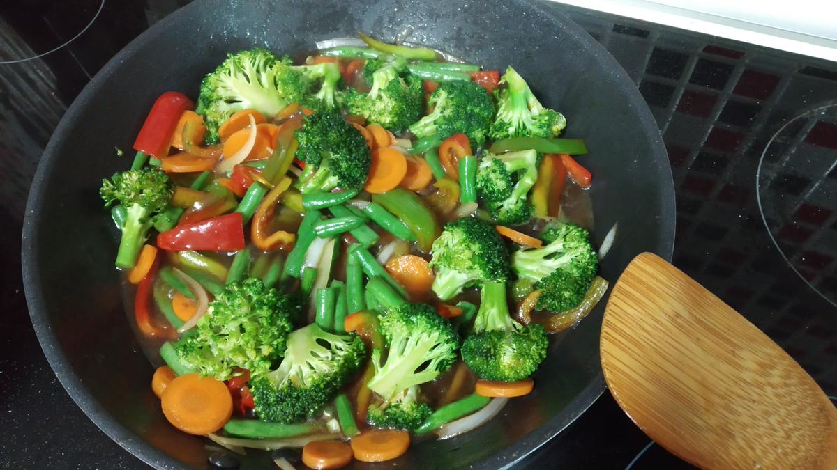 carne con verduras estilo asiático