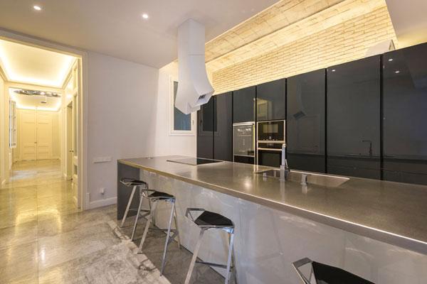 DiseÃ±o de cocina realizado por el estudio de interiorismo Sincro. 