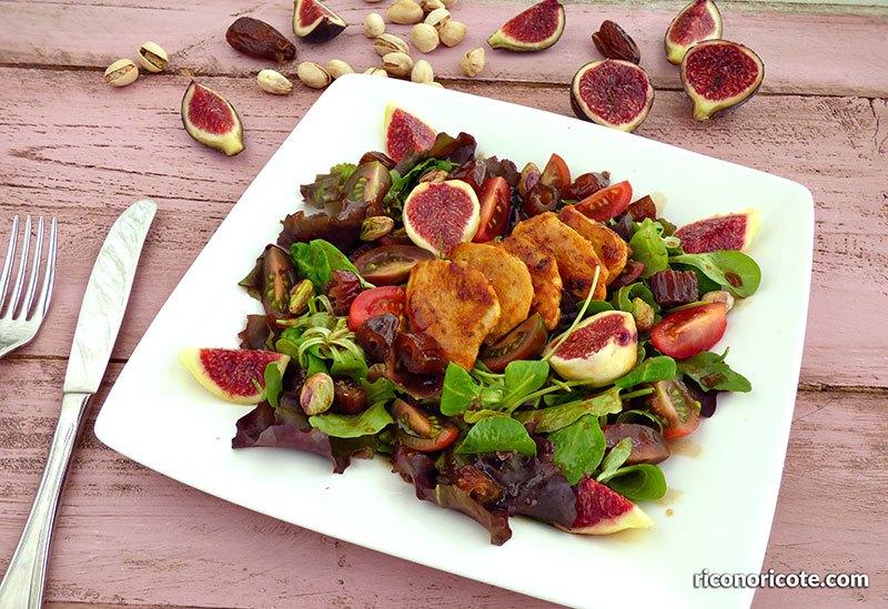 Ensalada de pollo cajún con higos