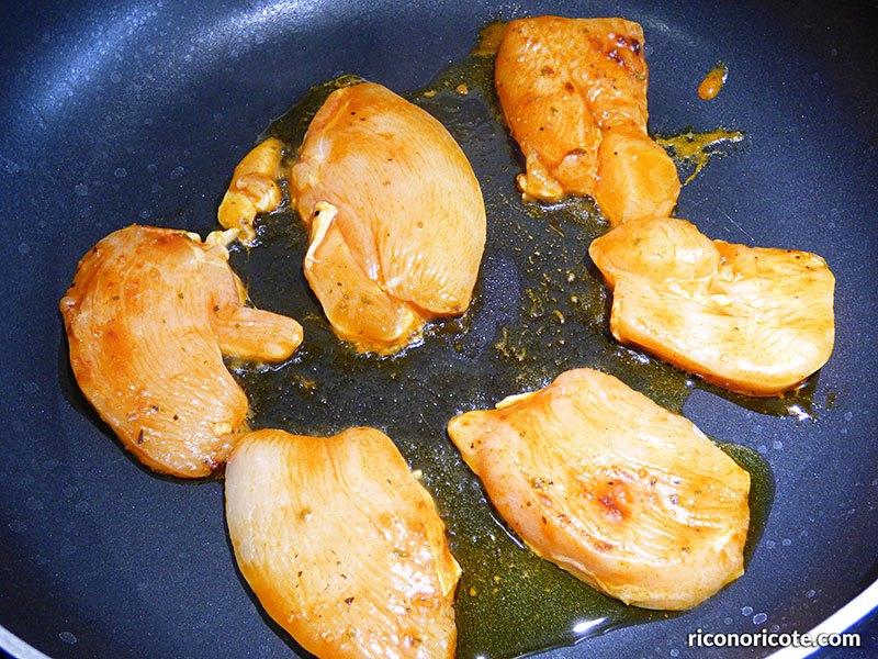 Ensalada de pollo cajún con higos