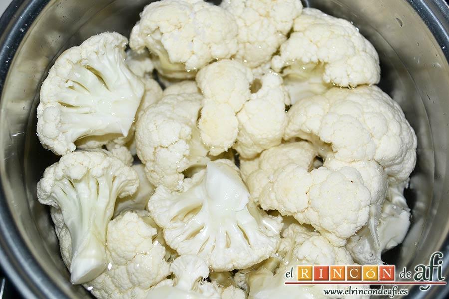 Delicias de coliflor, trocearla y sancocharla