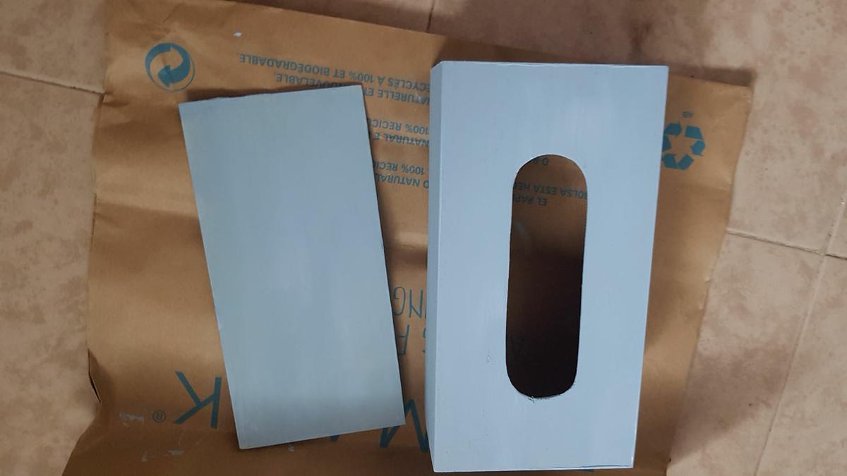 Decorar una caja con chalk paint - Las dos partes de la caja de kleenex pintadas con pintura a la tiza