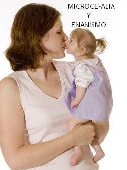 La principal manifestación sintomáticas de la microcefalia es una cabeza pequeña
