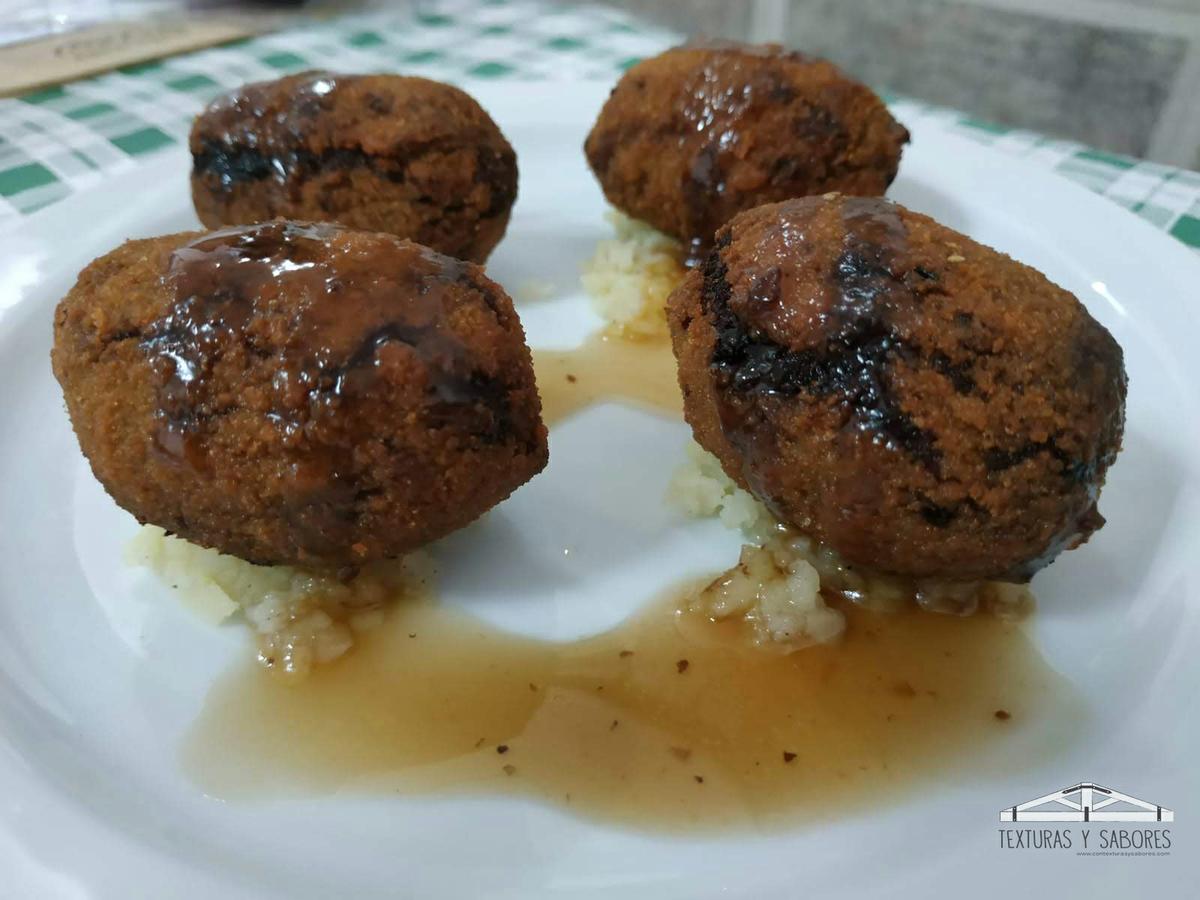 croquetas de rabo de toro con pure de patatas