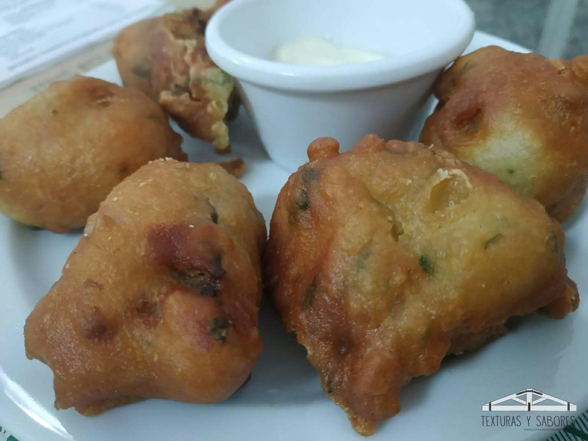 buñuelos de bacalao con alioli