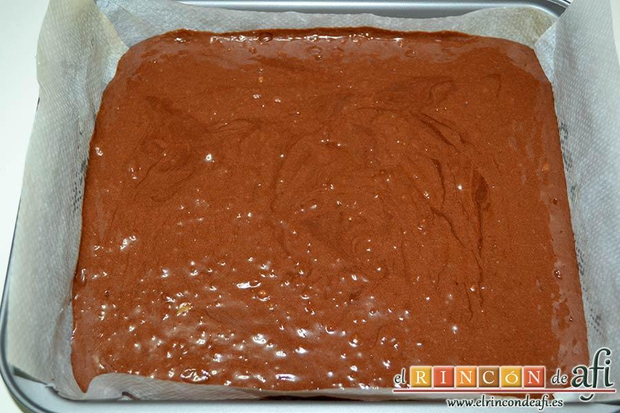 Brownie exprés, verter la mezcla en el molde