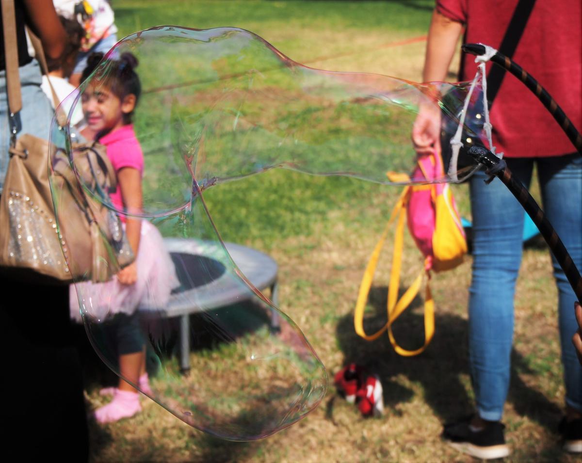 Pompa enorme de jabón