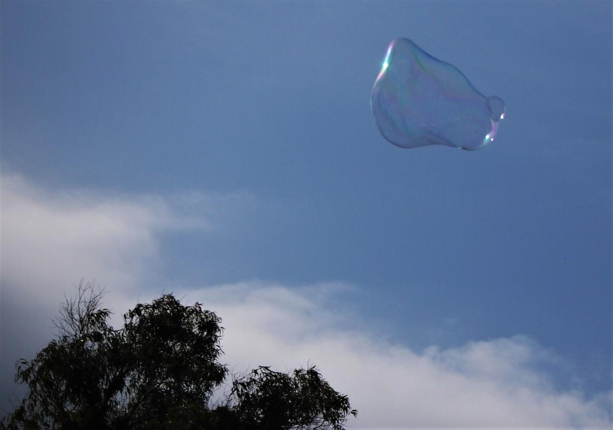 Pompa enorme de jabón