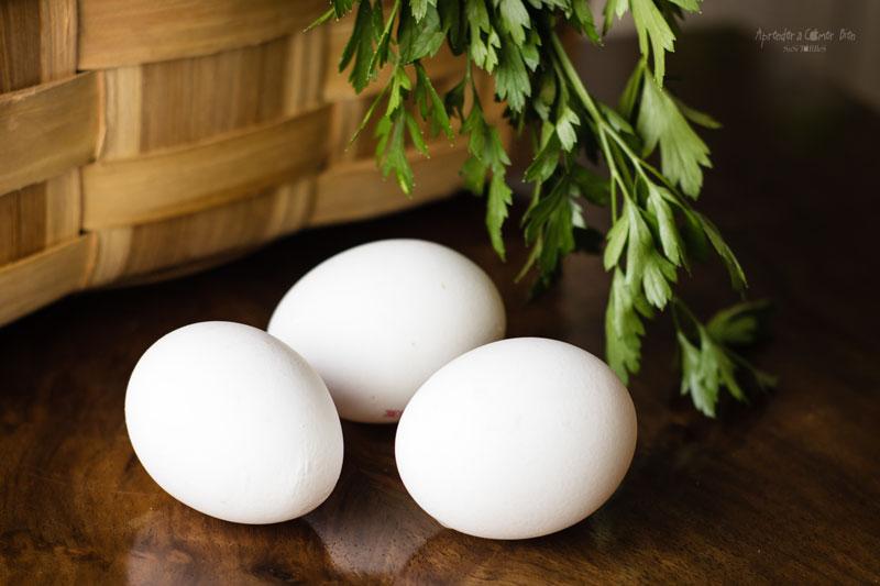 tres-huevos-blancos