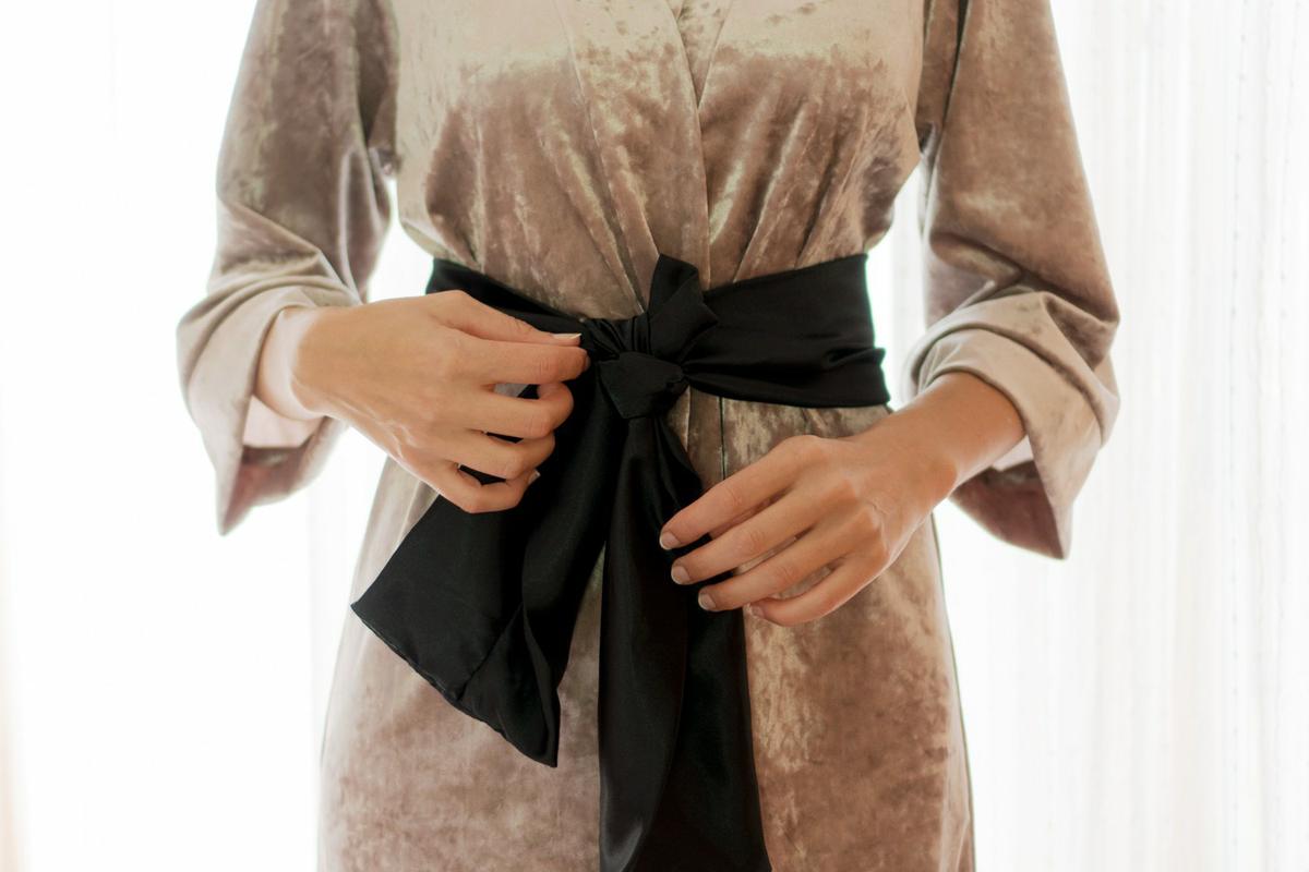 Bata Kimono DIY paso a paso con patrón. Visto en "IamaMessBlog"