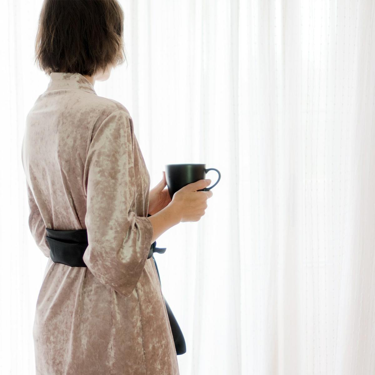 Bata Kimono DIY paso a paso con patrón. Visto en "IamaMessBlog"