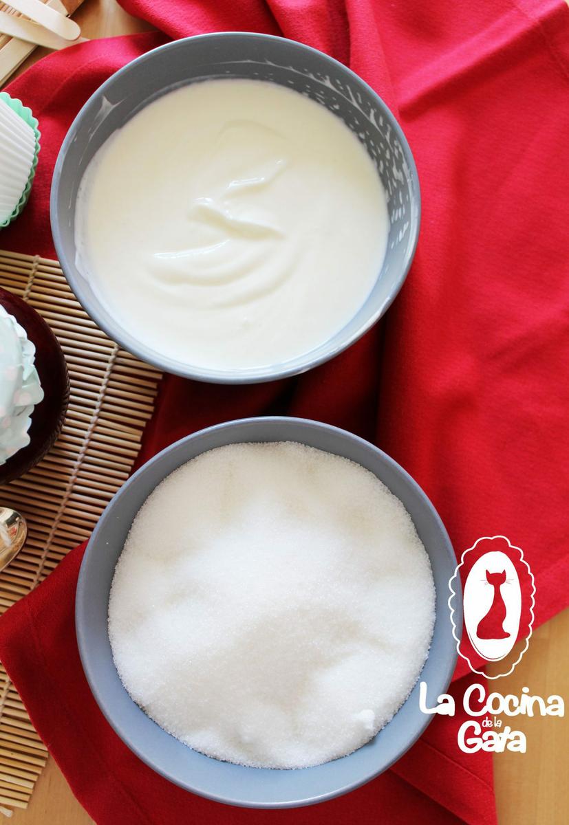 Yogur griego y azúcar