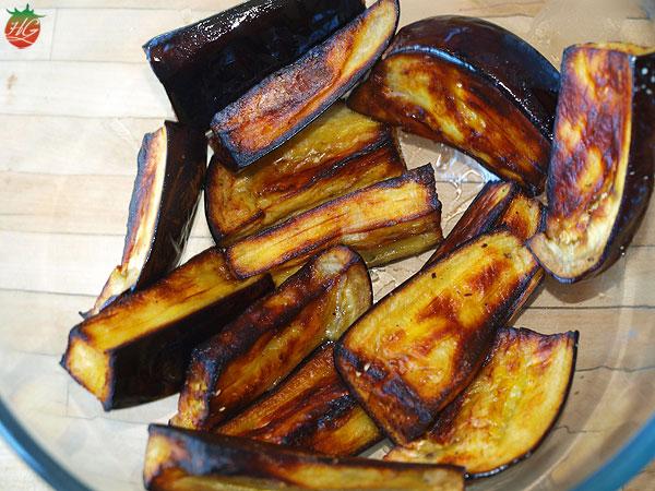 Berenjena asada con ajo negro paso 3