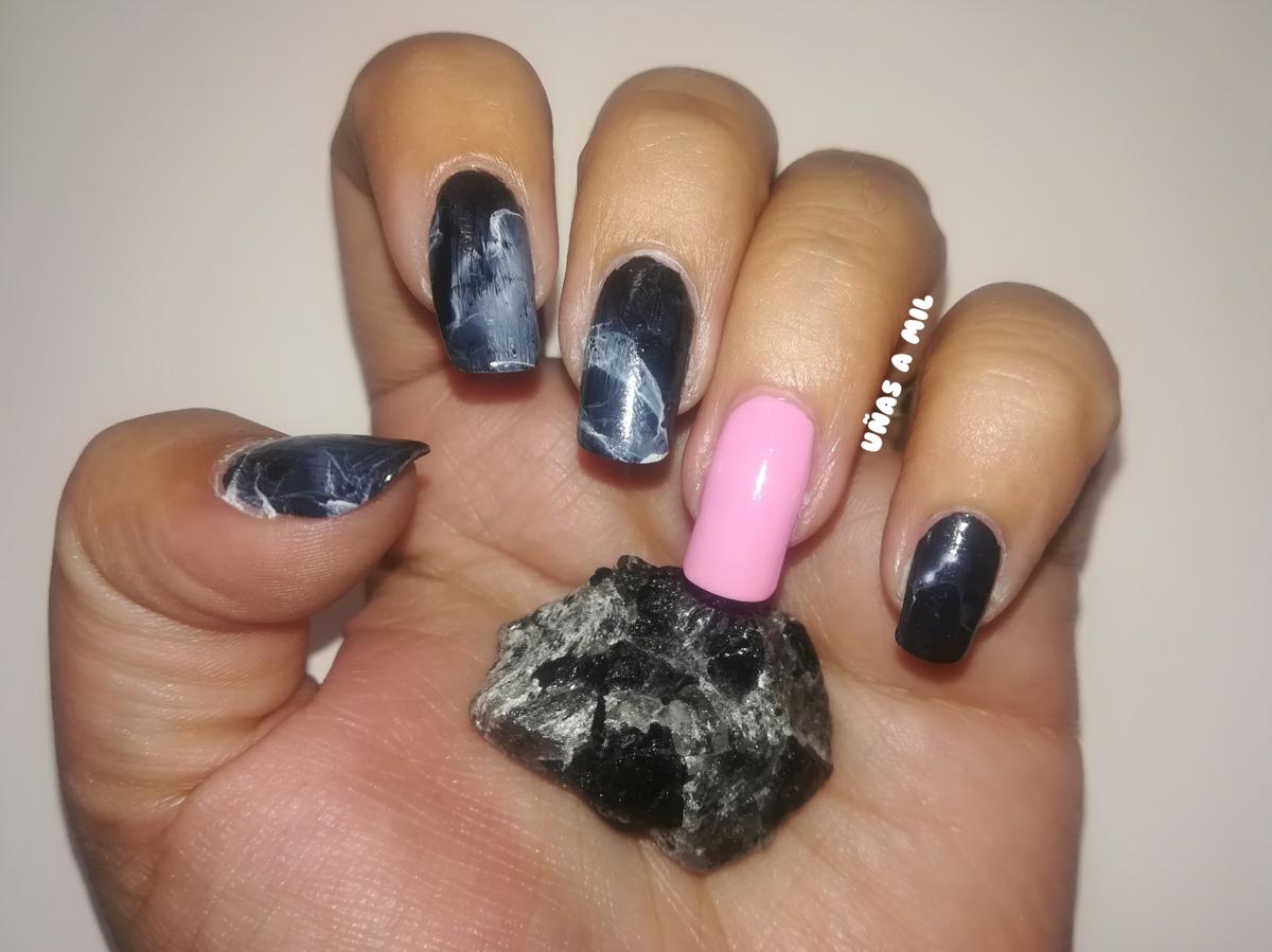 Diseño de uñas efecto mármol o piedra | Belleza